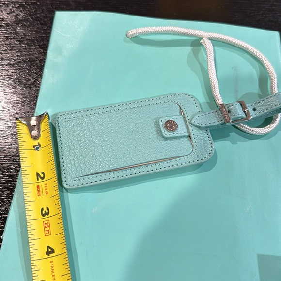 New Authentic Tiffany Luggage Tag with box, felt bag and outer bag - Picture 11 of 11